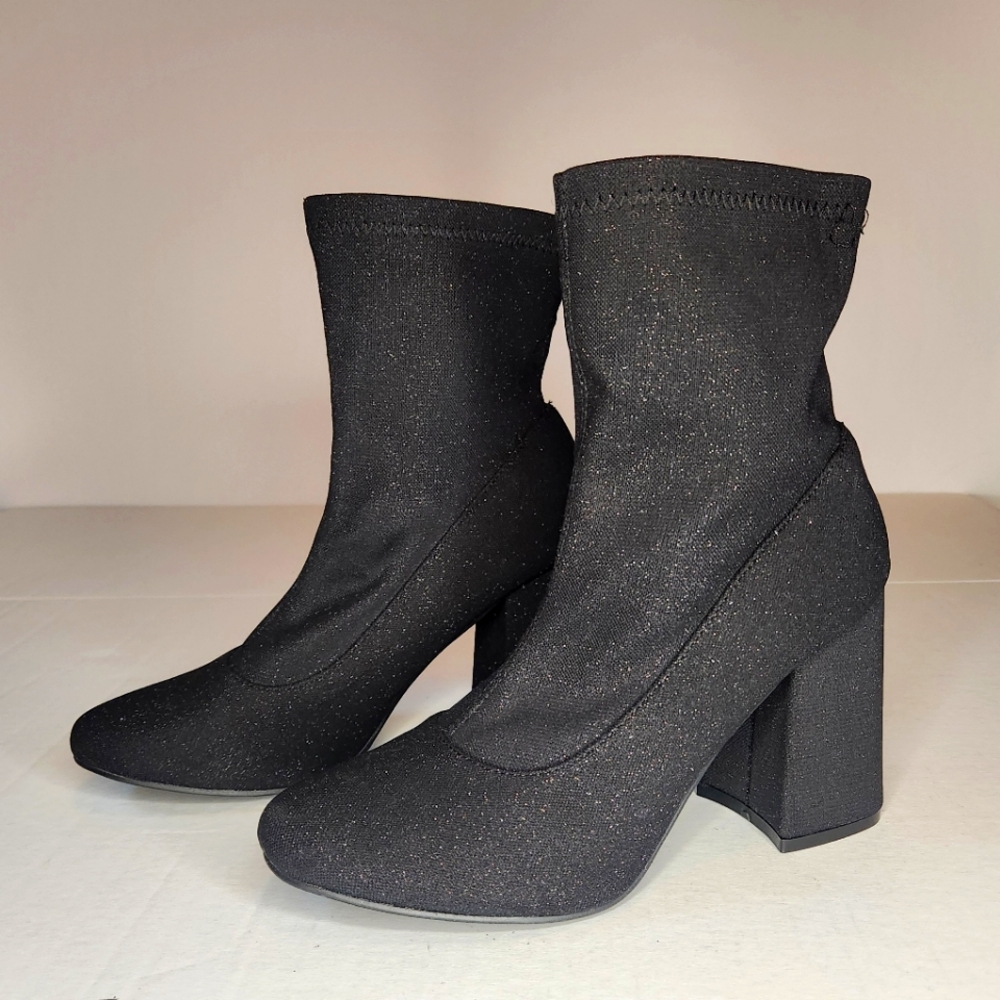 GABRIELLA Sparkle Boots In Black (8.5)